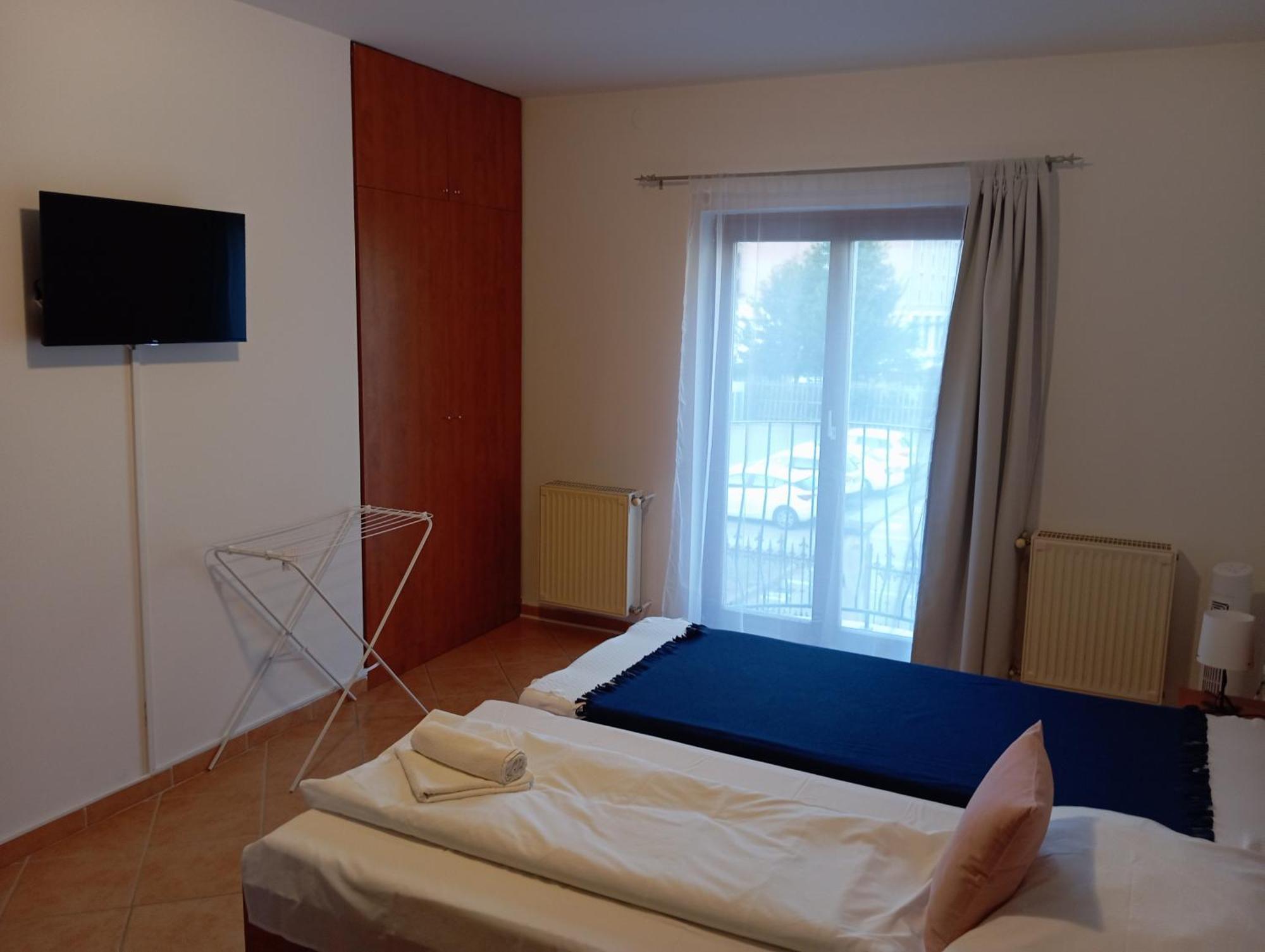Szent Kristof Apartmanhotel ซาลาแอแกร์แซค ภายนอก รูปภาพ